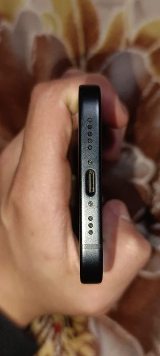 Продам IPhone 15 128гб