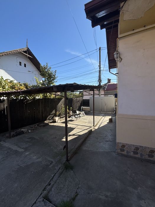 Inchiriez  casa