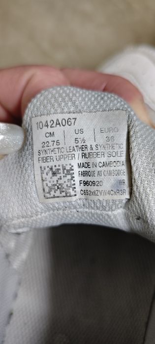 Маратонки asics 36 номер