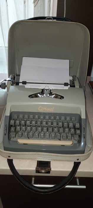 Mașină de scris Consul 225 impecabilă