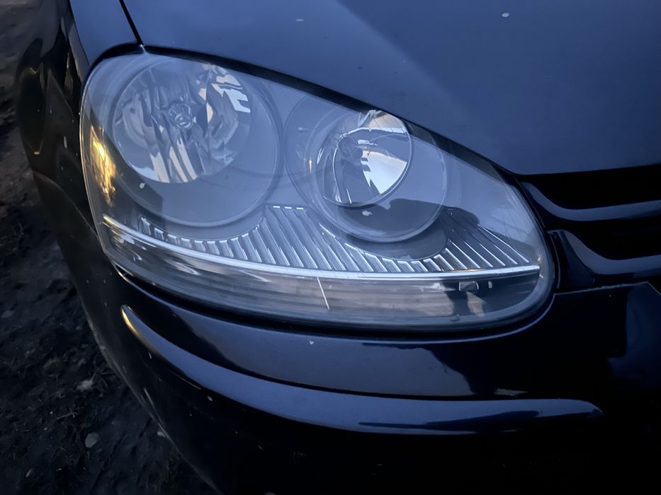 Faruri golf 5 jetta europa fundal crom sau negru