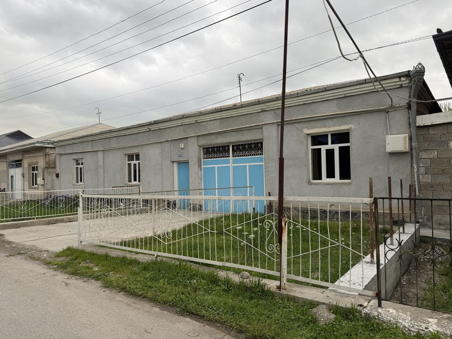 Xovli sotiladi 18-maktab orqasida