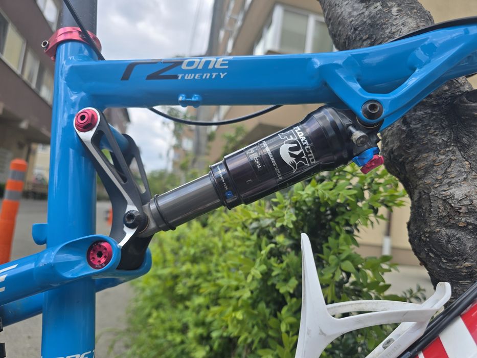 Bicicleta suspensii full reglabile Fox