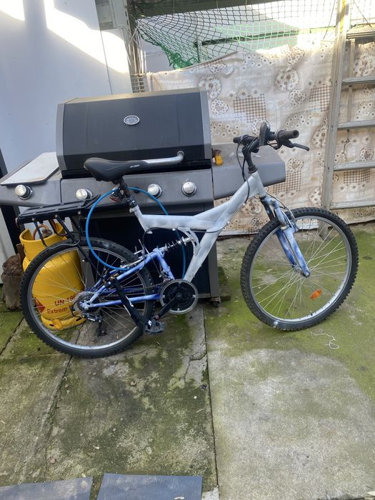 Bicicleta cu roti de 26 inch