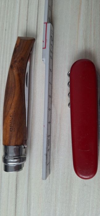 Briceag Opinel no. 8 si Victorinox