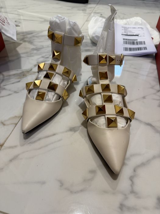 Valentino Garavani Roman Stud Ballerina  37