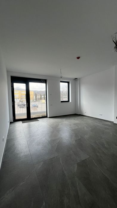 Spațiu comercial 49 mp de închiriat - Brașov, Astra