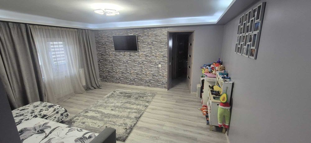 Apartament cu 3 camere