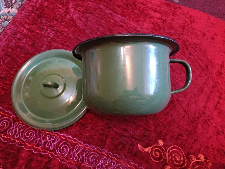 Часы механические Чайка , фонарь , горшок эмалированный ( СССР )