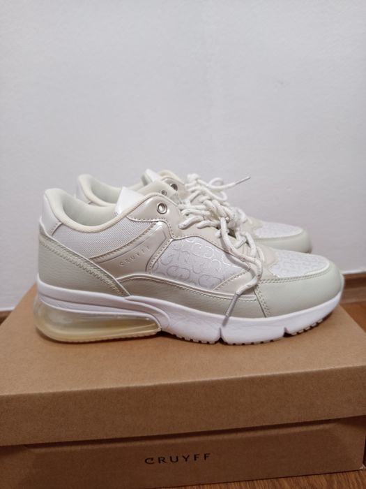 Дамски маратонки Cruyff 39 номер Нови