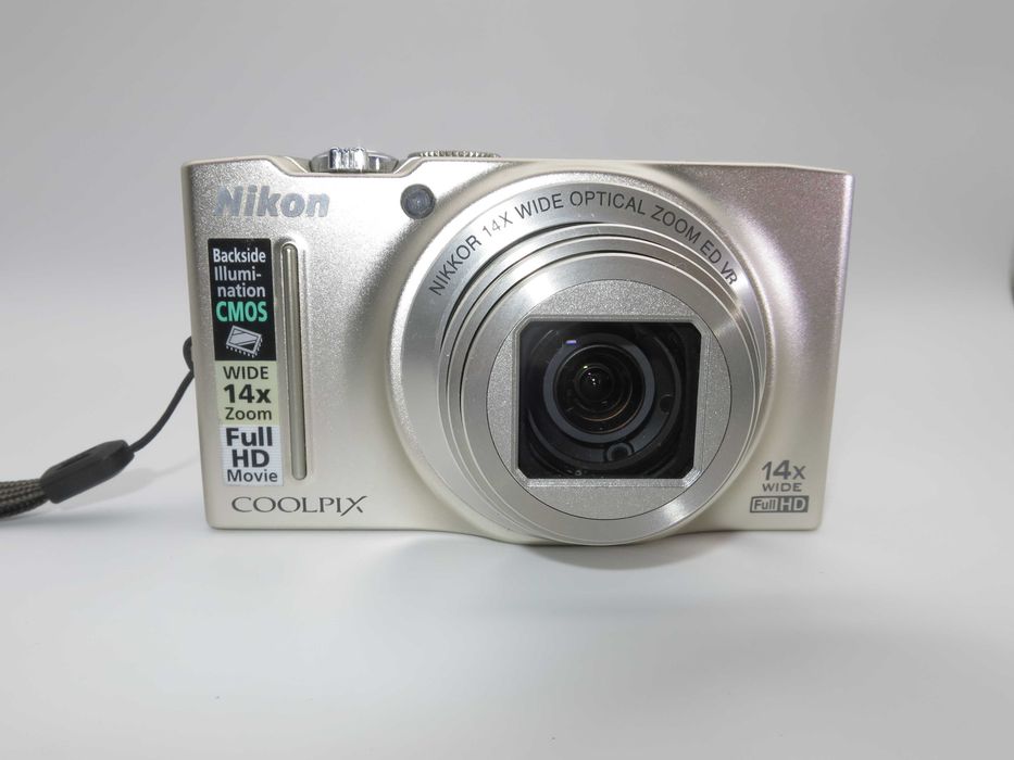 Nikon Coolpix S8200 компактен цифров фотоапарат, дигитална камера 14х оптичен зум, FULL-HD видео, в чудесно състояние, пълен комплект, работи отлично!