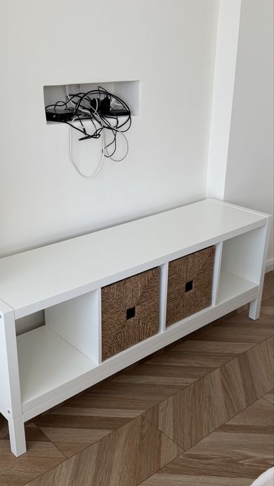 Секция Ikea Kallax с носеща рамка