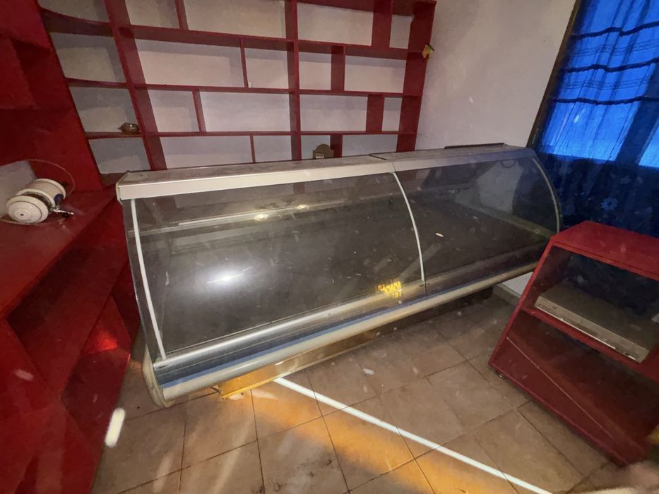 Vand vitrină de mezeluri