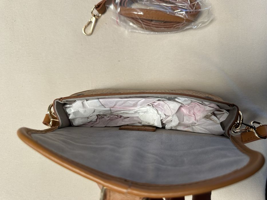 чанта- чисто нова