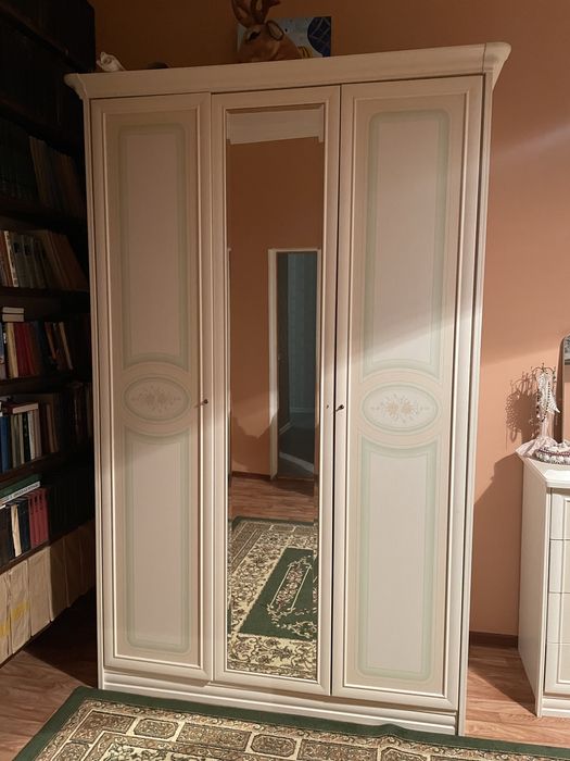 Шкаф и комод в спальню