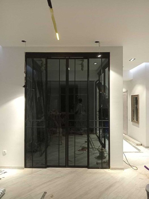 Стеклянные двери и перегородки в стиле лофт