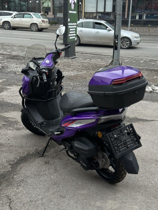 Скутер почти новый