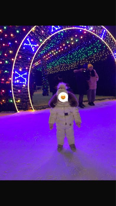 Продам детский комбинезон Монклер на девочку