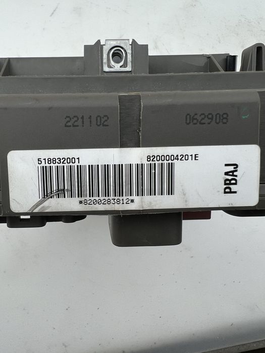 Renault Espace Mk 4 (2002-2014) modul de control electronic și cutie de siguranțe