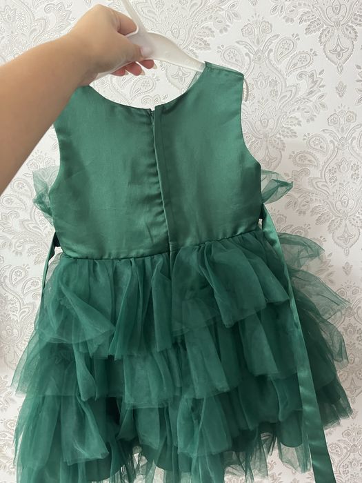 Продам детское платье б/у
