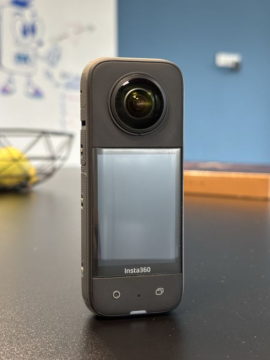 Insta360 X3 + калъф + invisible stick