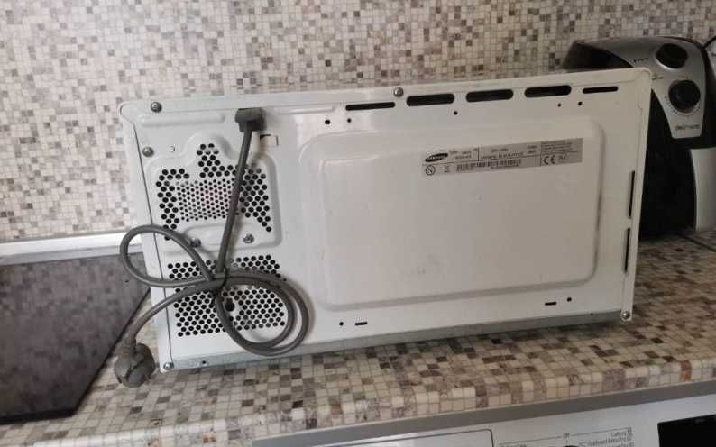 Микровълнова фурна SAMSUNG