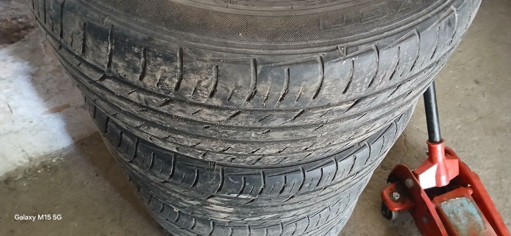 Продам шины летние на