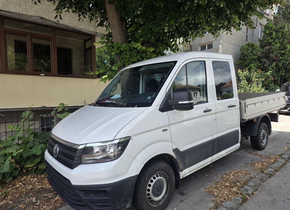 VW Crafter бордови бус под наем – товарен транспорт