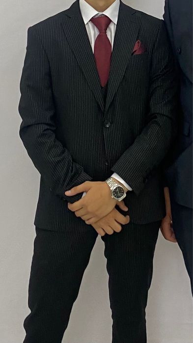 Продам костюм тройку