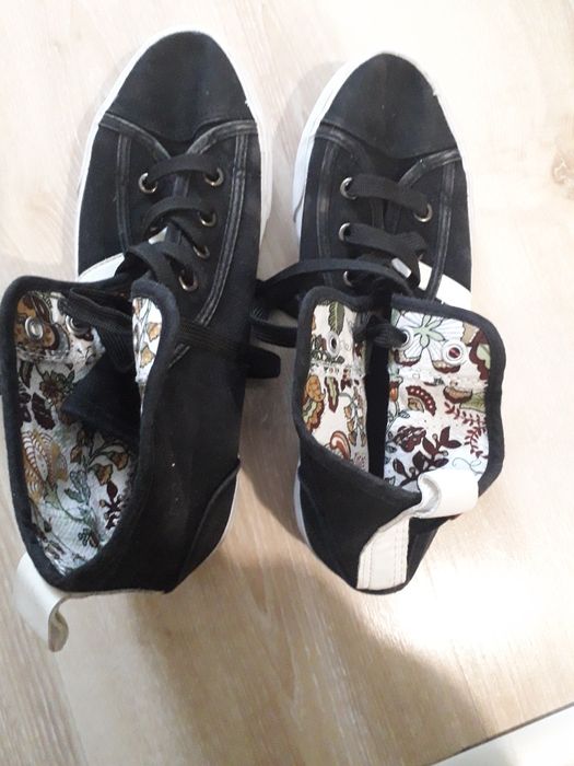 Дамски кецове номер 38