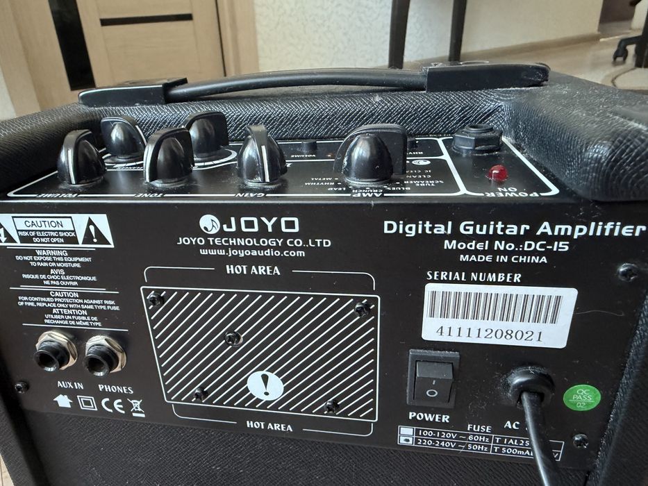 Продаю электрогитару + комбик