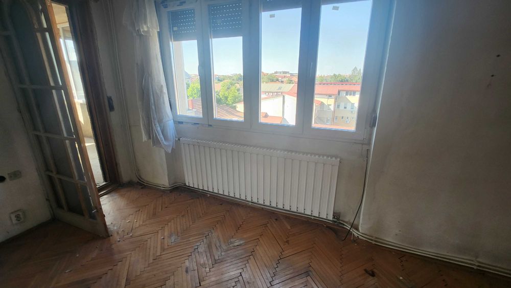 Vand apartament pe 2 nivele Complex Studentesc/str Cluj