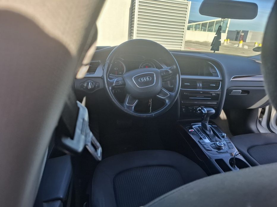Vând Audi A4 b8 177cp
