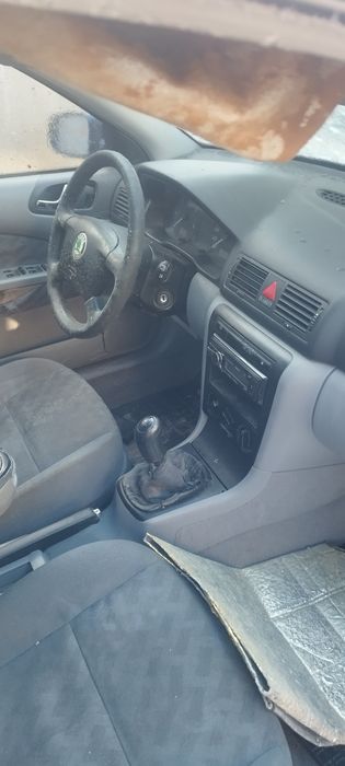 Vând schimb Skoda Octavia  1999 motor 1.6 SR