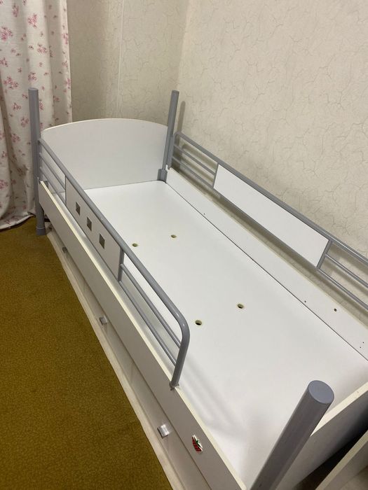 Кровать детскаая