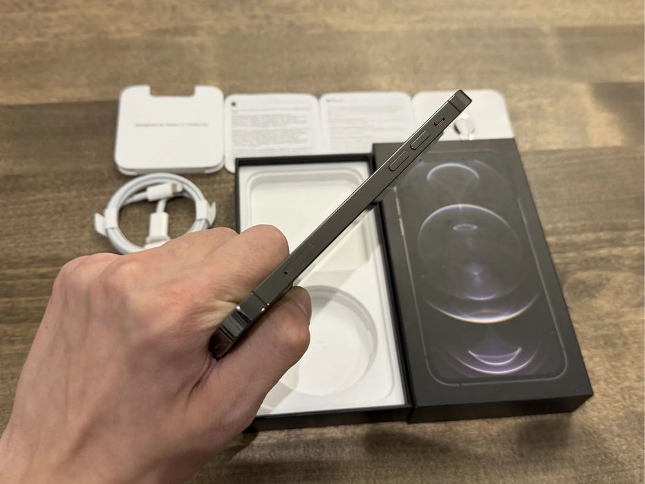 iphone 12 pro в идеальном состояний