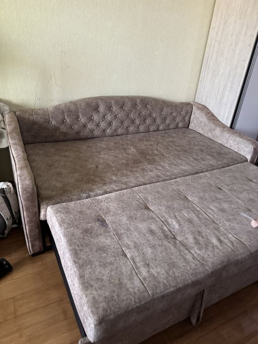 Продается мебель ,кровать и раскладной диван