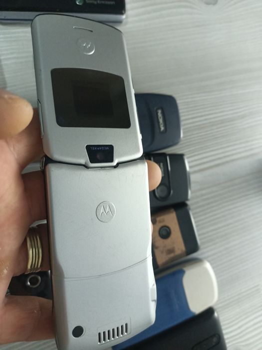 Nokia , sony ericsson , motorola