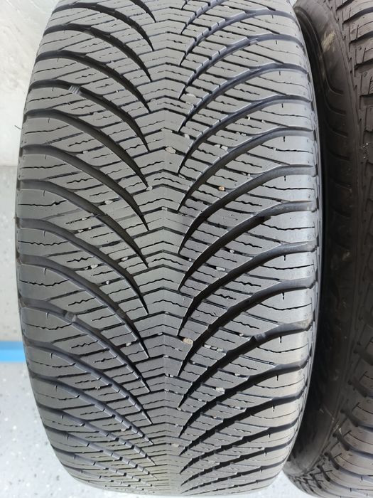 225.55.17 Goodyear All Season Second-hand