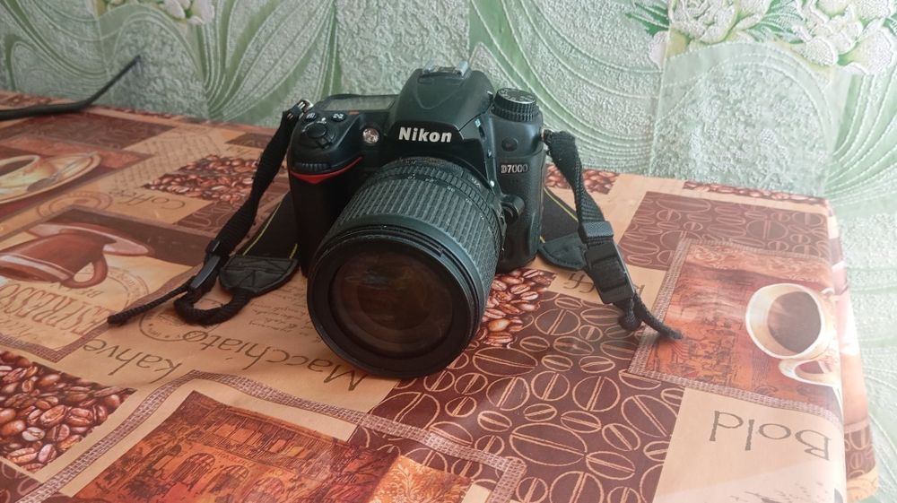 Продам фотоаппарат Nikon D7000