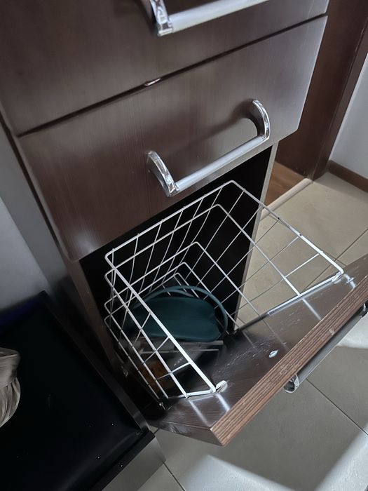 Шкаф в ванную, чистый, б/у