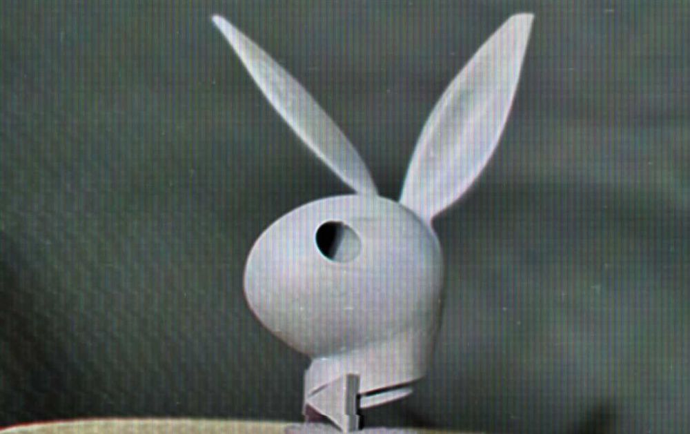 Статуя " PLAYBOY "