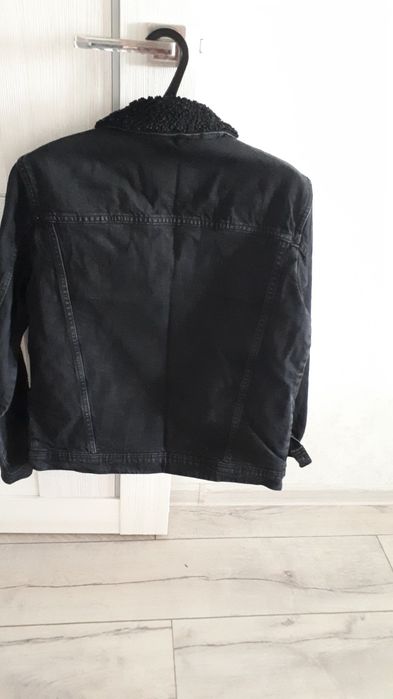 осень-весна джинсовая куртка 5000тг.