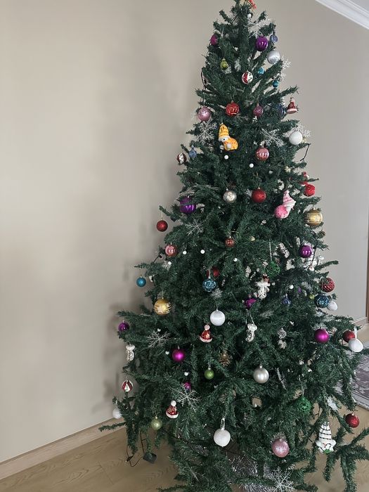 Елка  новогодняя 210 см.