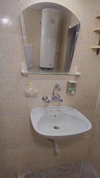 Дава се под наем Тристаен апартамент в Бургас, Меден рудник - зона А - 65 кв.м за 357 € - Снимка #5