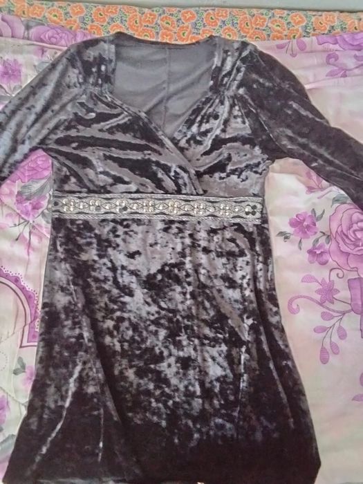 Продам женские платья