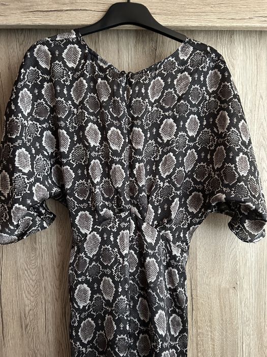 Libby LOVES Нова уникална оригинална рокля с етикета размер XS