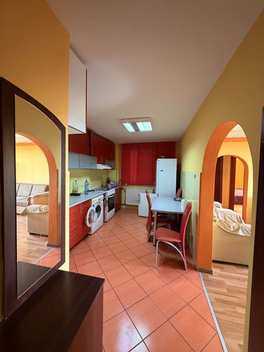 Inchiriez Apartament 3 camere coposu