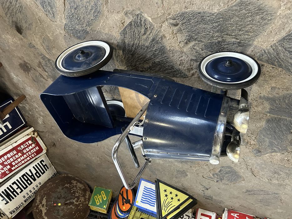 ламаринена количка с педали