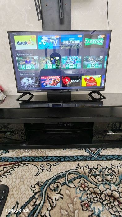 Телевизор Li 32 Smart tv безрамичный